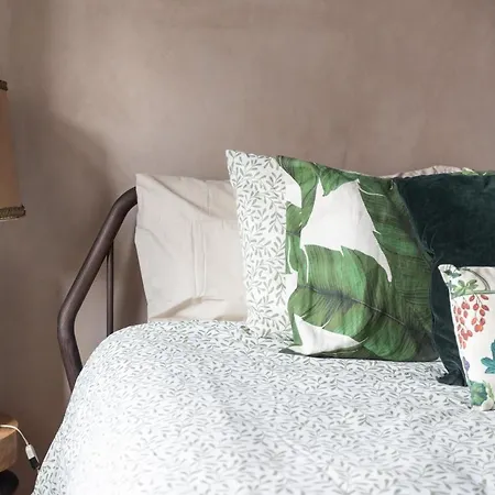 Pensión Portuguese Style Bedroom *