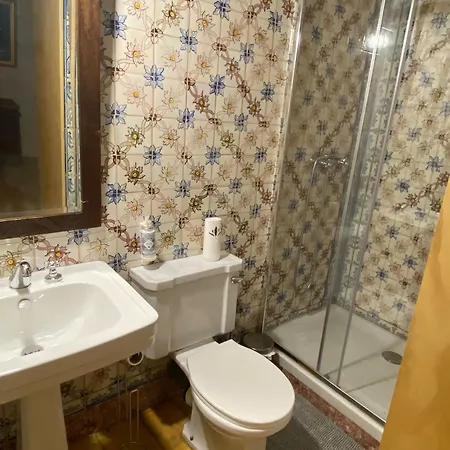 Portuguese Style Bedroom Pensión Lisboa